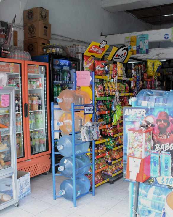 Foto: abarrotes y depósitos